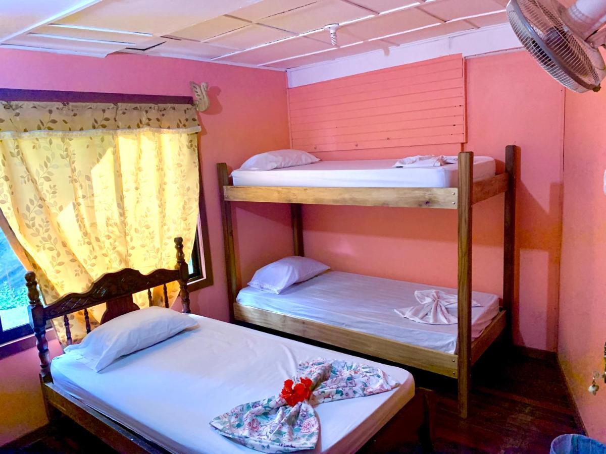Pura Vida Hostel